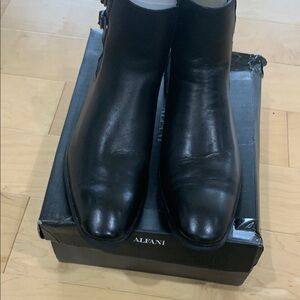 Alfani Men's Black Leather Boots
New in Box white Size 11.5 M